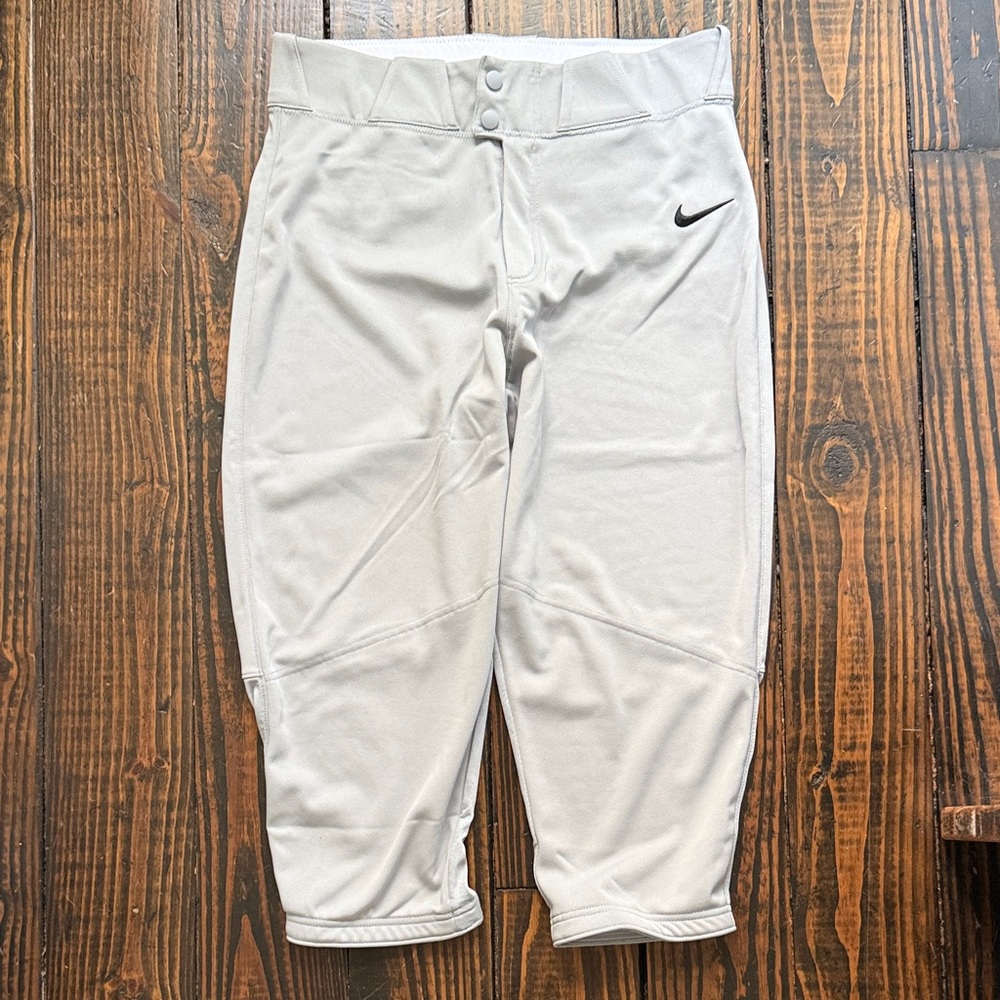Gray medium men’s knicker style Nike baseball pants